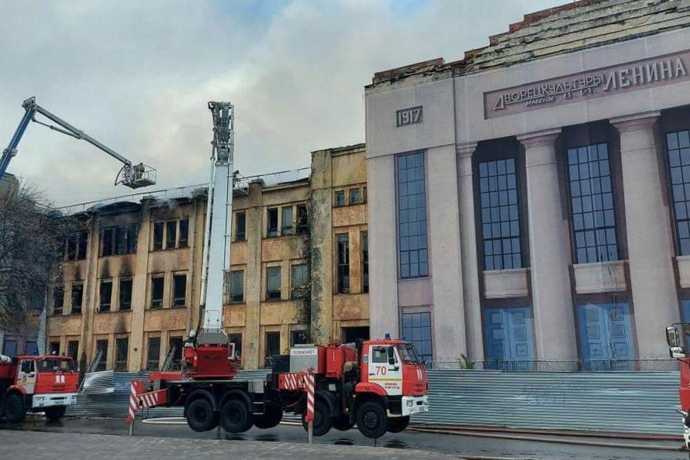 Пожар площадью 500 квадратных метров произошел в нижегородском ДК имени Ленина