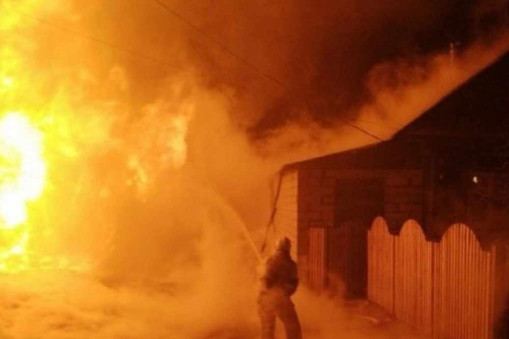 Два частных дома горели в Воскресенском районе Нижегородской области 6 апреля