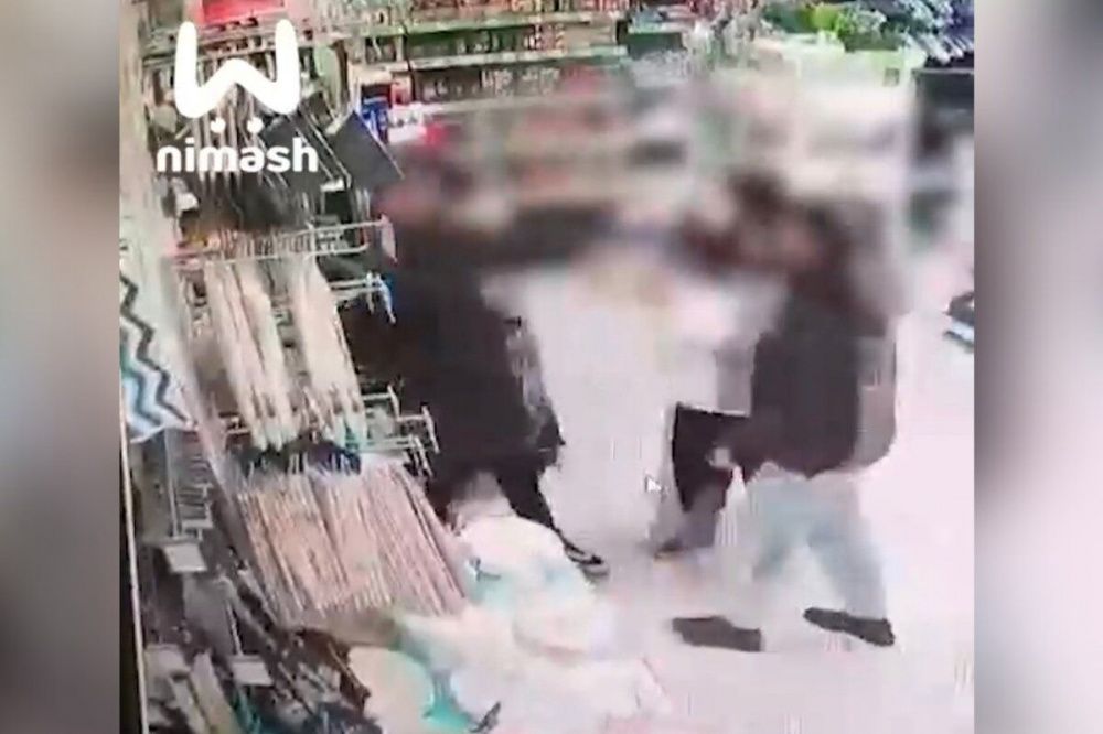 Фото Банда подростков терроризирует торговый центр в Автозаводском районе - Новости Живем в Нижнем
