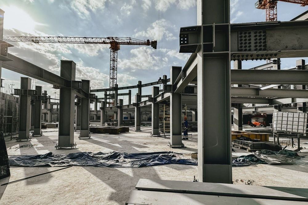 Фото 3300 тонн металлоконструкций смонтировали строители Ледовой арены на Стрелке - Новости Живем в Нижнем