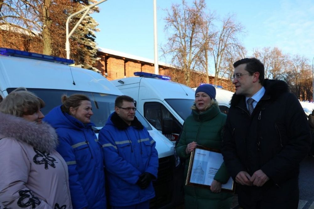 Глеб Никитин передал 30 новых машин скорой помощи в медицинские учреждения Нижегородской области
