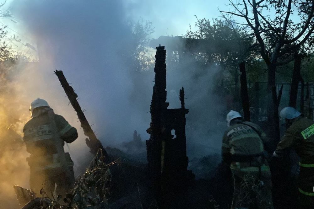 Дом сгорел в Ленинском районе Нижнего Новгорода в ночь на 19 мая