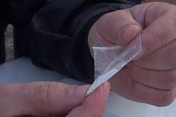 Полиция поймала закладчицу наркотиков с поличным в Выксе