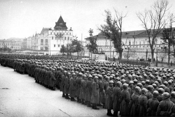 Более 5 тысяч горьковчан записались добровольцами на фронт в первый день Великой Отечественной войны