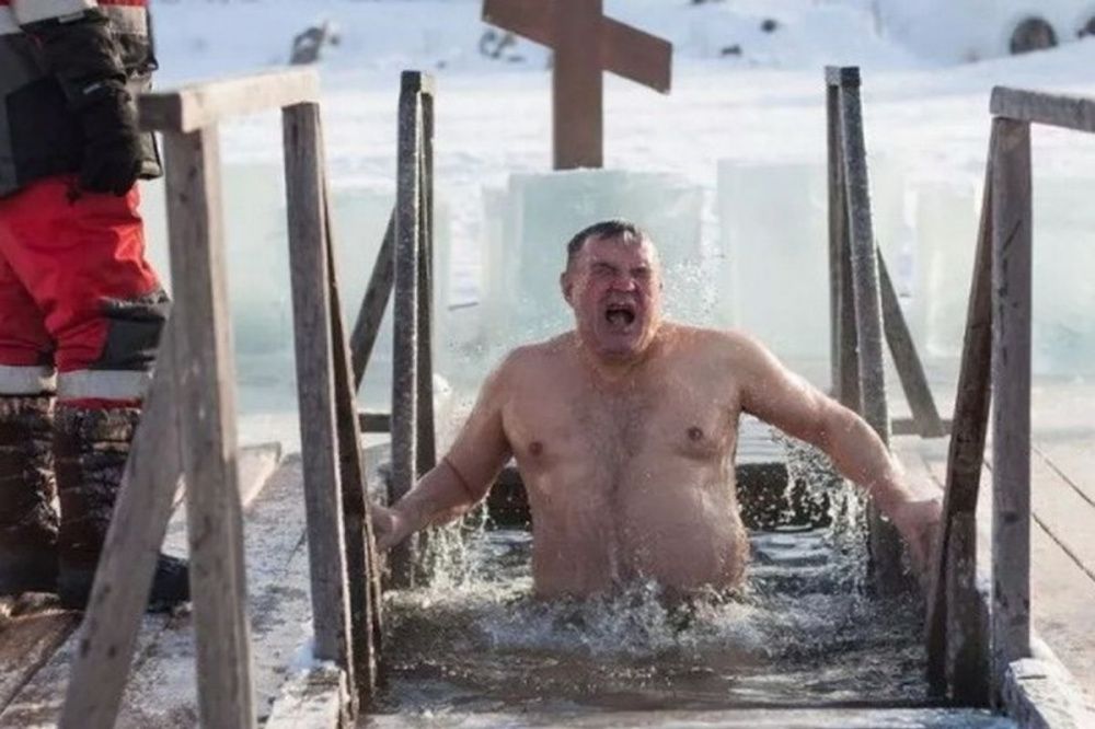 Бригады скорой помощи будут дежурить в местах крещенских купаний в Нижегородской области