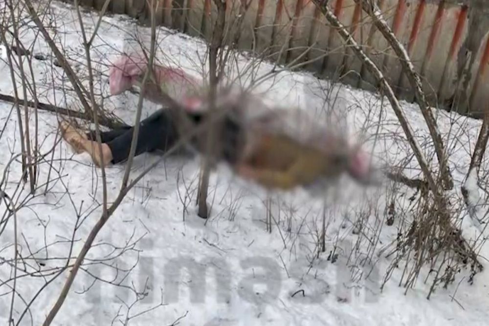 Труп мужчины нашли под окнами дома на улице Володарского в Нижнем Новгороде