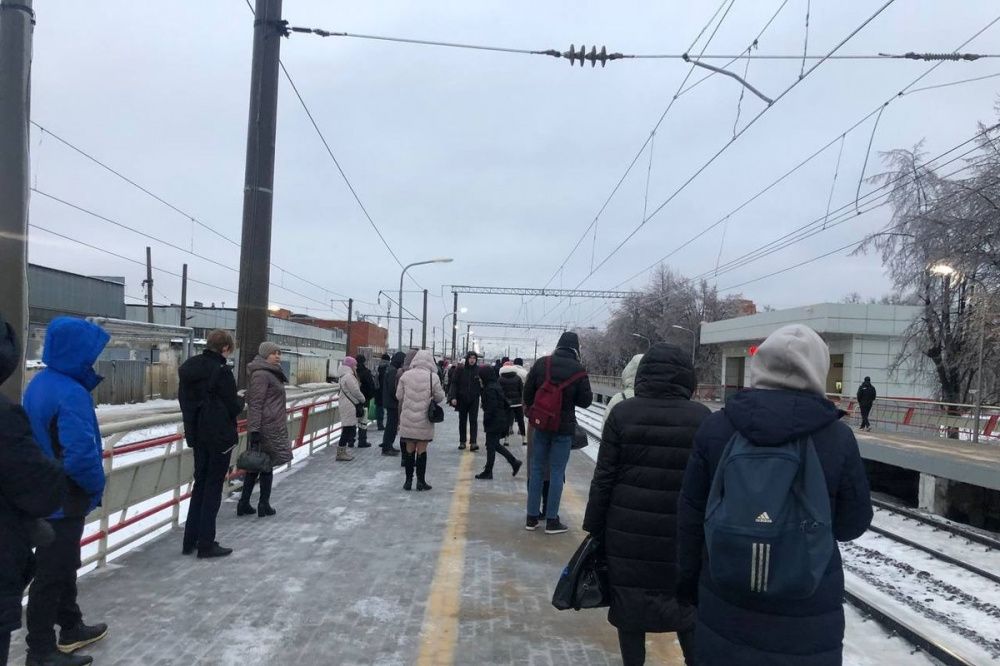 Троллейбусы и трамваи задерживаются в Нижнем Новгороде из-за обледенения проводов