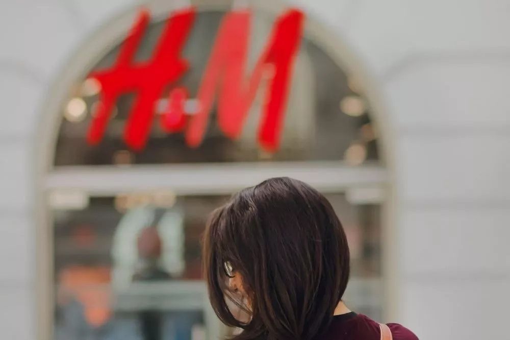 Фото Нижегородские поклонники бренда H&M не дождались открытия магазинов 1 августа - Новости Живем в Нижнем