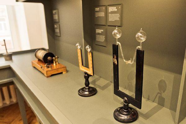 Кабинет физики с экспонатами 19 века открылся в нижегородском Музее просвещения Мининского университета