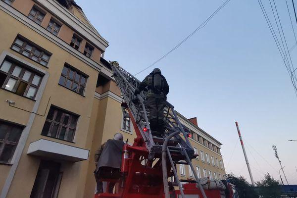 Два человека госпитализированы после пожара в общежитии ПИМУ в Нижнем Новгороде