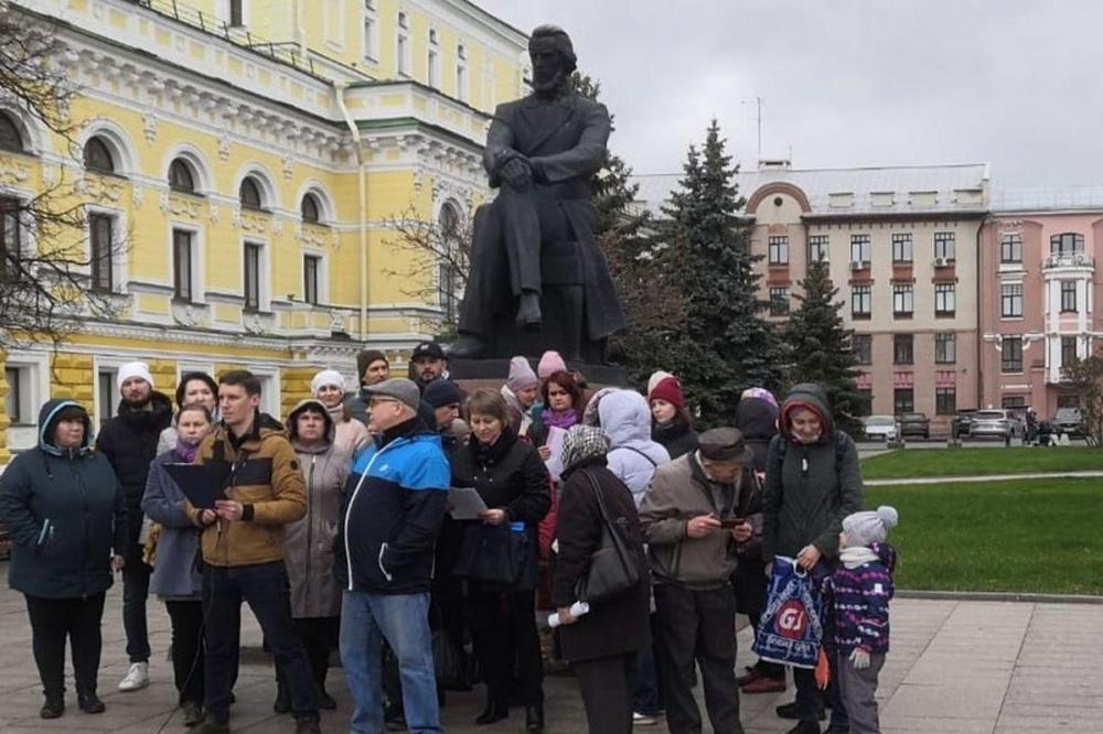 Фото За отмену QR-кодов проголосовали почти 2 тысячи 400 нижегородцев - Новости Живем в Нижнем
