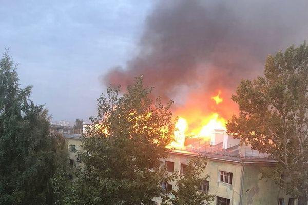 Пожар в расселённом доме произошёл в Дзержинске 1 сентября