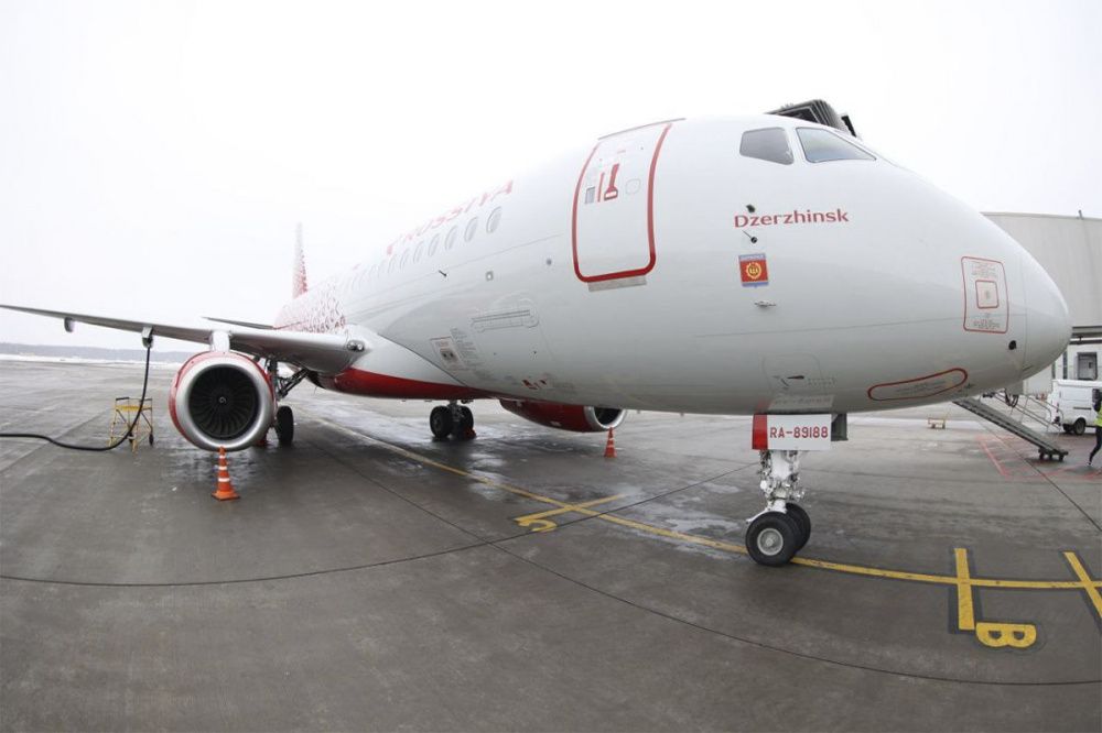 Самолет Superjet 100 «Дзержинск» приземлился в Нижнем Новгороде 26 января
