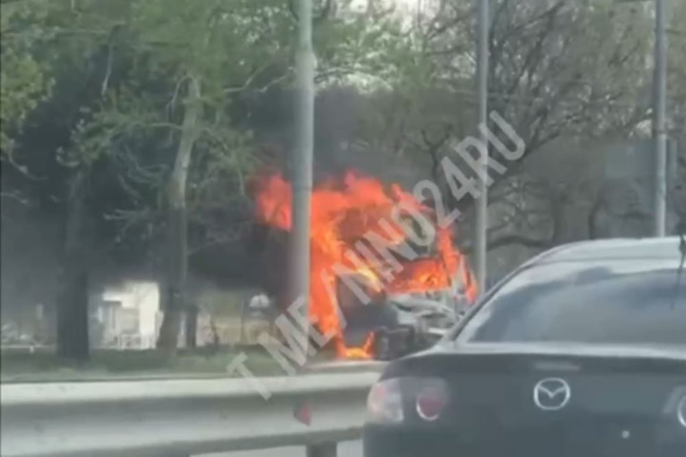 Водителя госпитализировали из-за пожара в «ГАЗели» на Московском шоссе