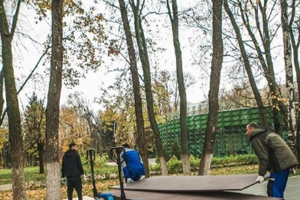 Фото Монтаж катка начался в нижегородском парке «Швейцария» - Новости Живем в Нижнем