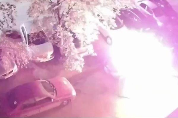 Мужчина поджёг машину на Сортировке в Нижнем Новгороде