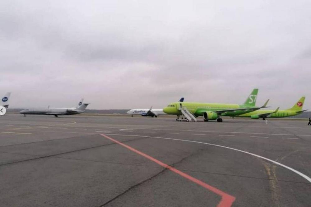 Около 1,5 тысяч человек ожидают вылета из аэропорта в Нижнем Новгороде