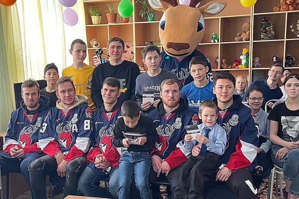 Волонтеры ГАЗ подарили Краснобаковскому детскому дому автомобиль Skoda