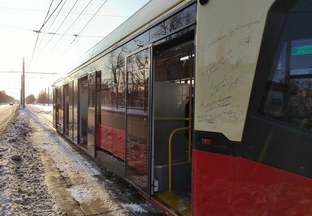 Фото Нижегородцы смогут зарядить свои телефоны в новых трамваях «МиНиН» - Новости Живем в Нижнем