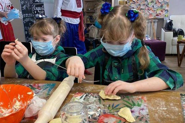 Фото Нижегородские подростки приготовили вареники на мастер-классе в "Хулиганодоме" - Новости Живем в Нижнем