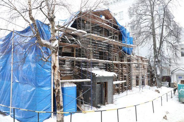 Фото "Дом с болью" начал исчезать с улицы Варварской - Новости Живем в Нижнем