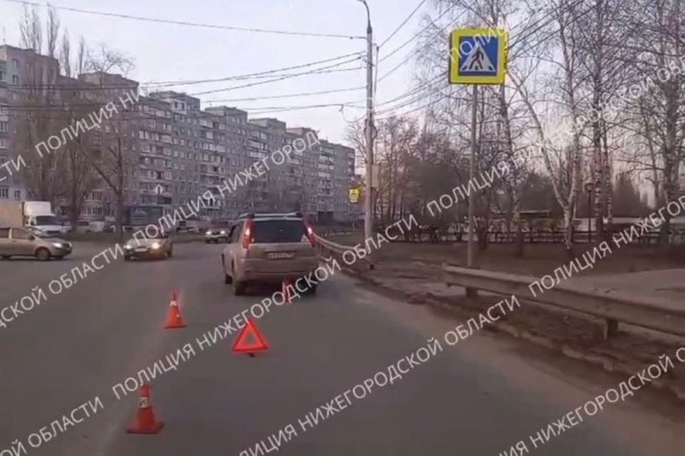 Водитель «Ниссана» сбил двух школьниц на пешеходном переходе в Нижнем Новгороде