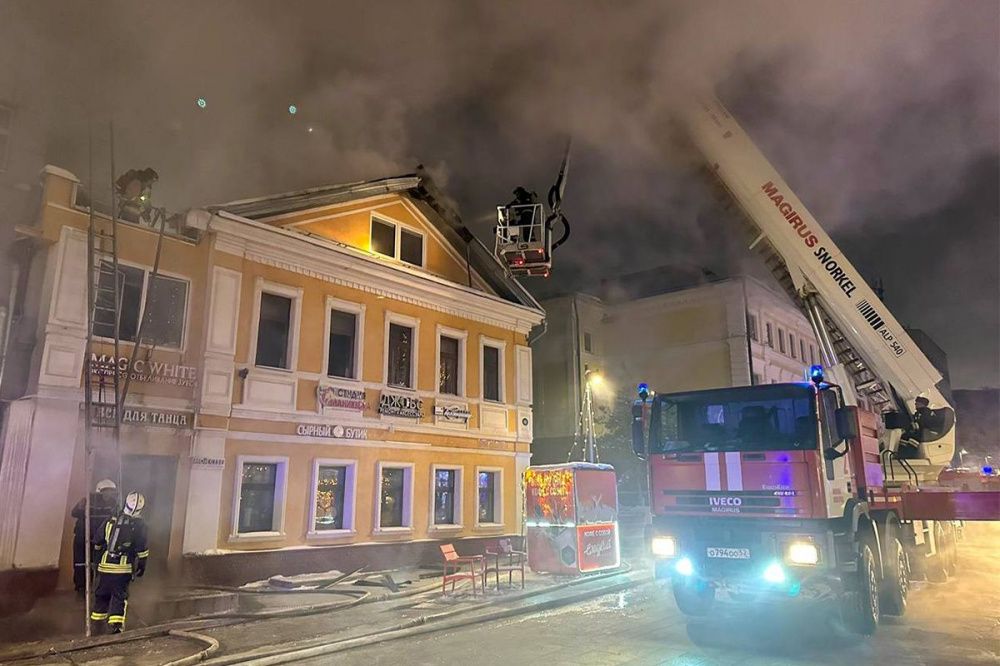 50 человек эвакуированы из горящего дома на Большой Покровской в Нижнем Новгороде