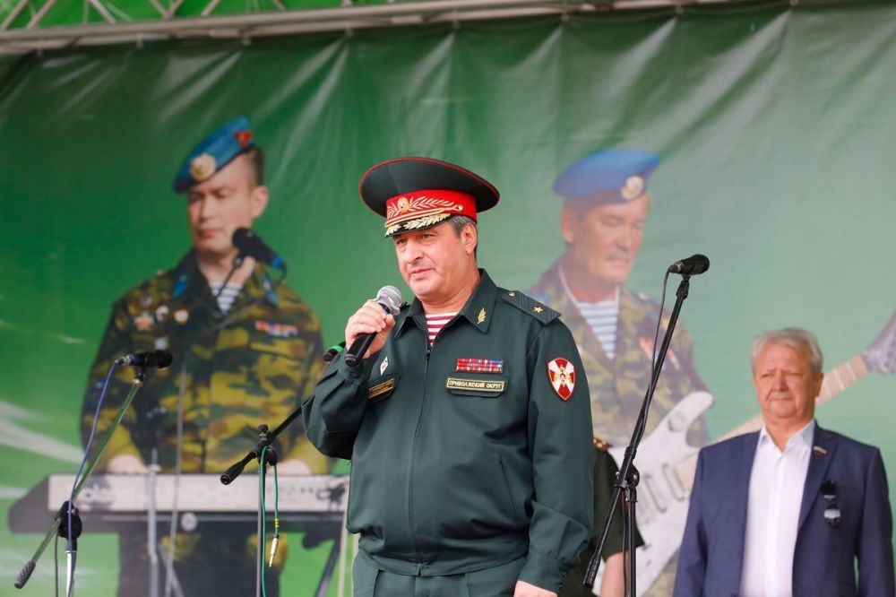 Митинг-концерт в поддержку Вооруженных сил России прошел в Нижнем Новгороде