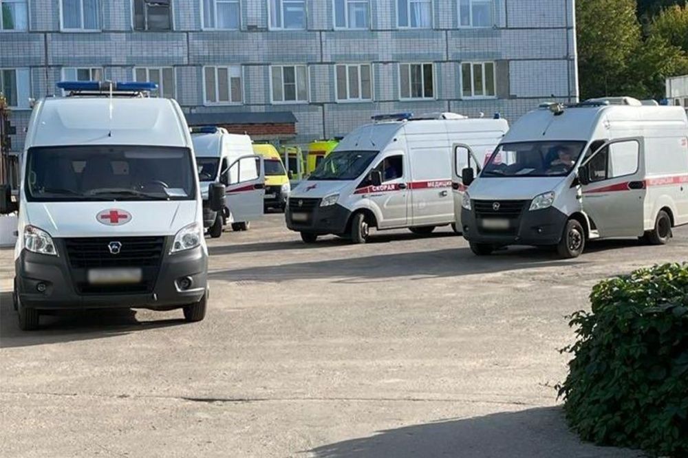 Несколько школьников потеряли сознание на линейках в Нижнем Новгороде