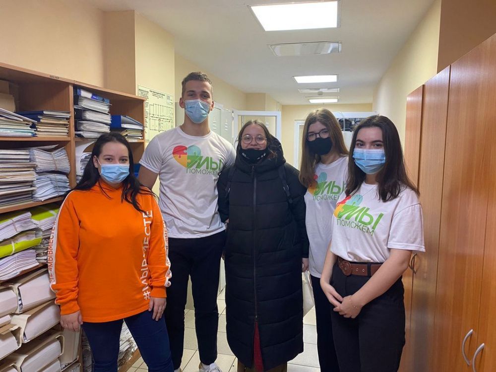 Активисты ОНФ привезли сладкие подарки работникам СПИД-центра в Нижнем Новгороде