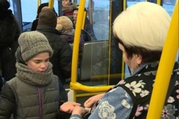 В России запретили высаживать детей без билета из общественного транспорта