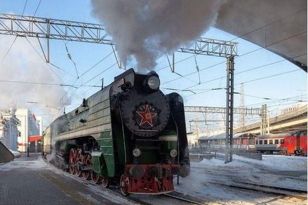 Ретро-поезд «Генерал» проехал через Нижний Новгород 