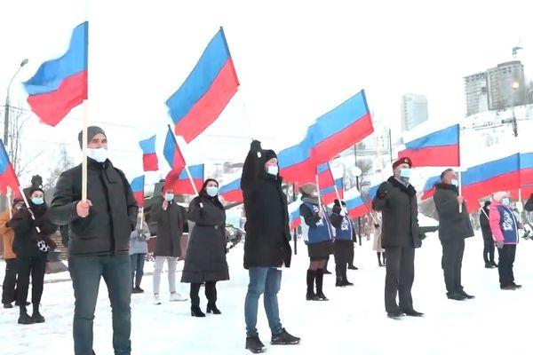 Флешмоб в поддержку Владимира Путина прошел в Нижнем Новгороде