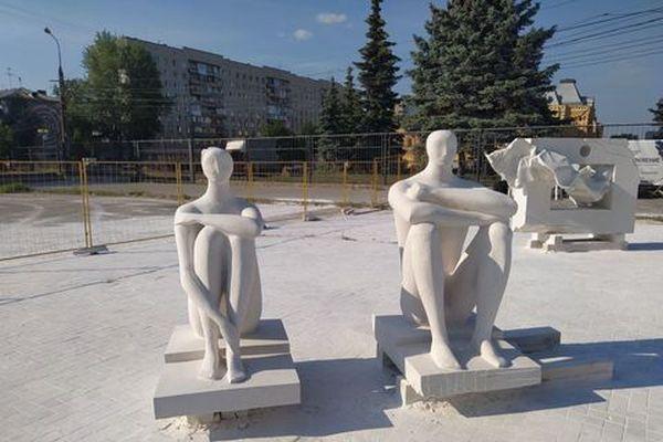 Скульптуры из известняка украсили площадь Ленина в Нижнем Новгороде