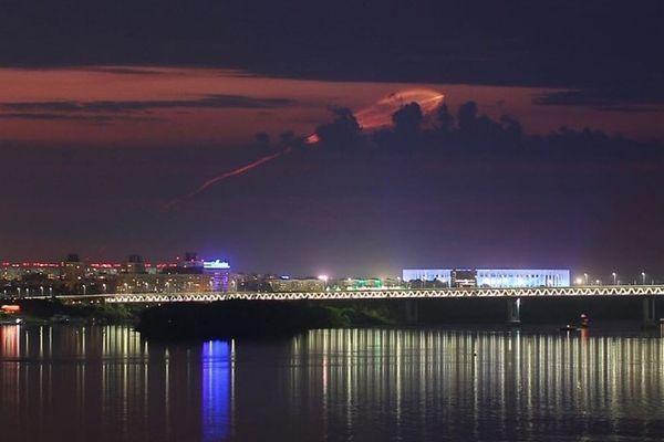 Полет ракеты в ночном небе наблюдали жители Нижнего Новгорода