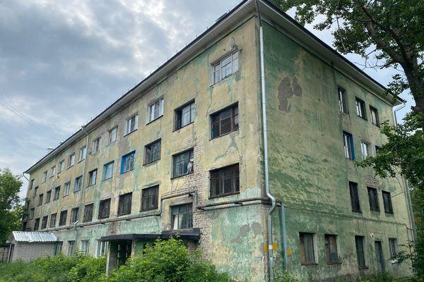 Аварийный дом на улице Ситнова начали расселять в Дзержинске