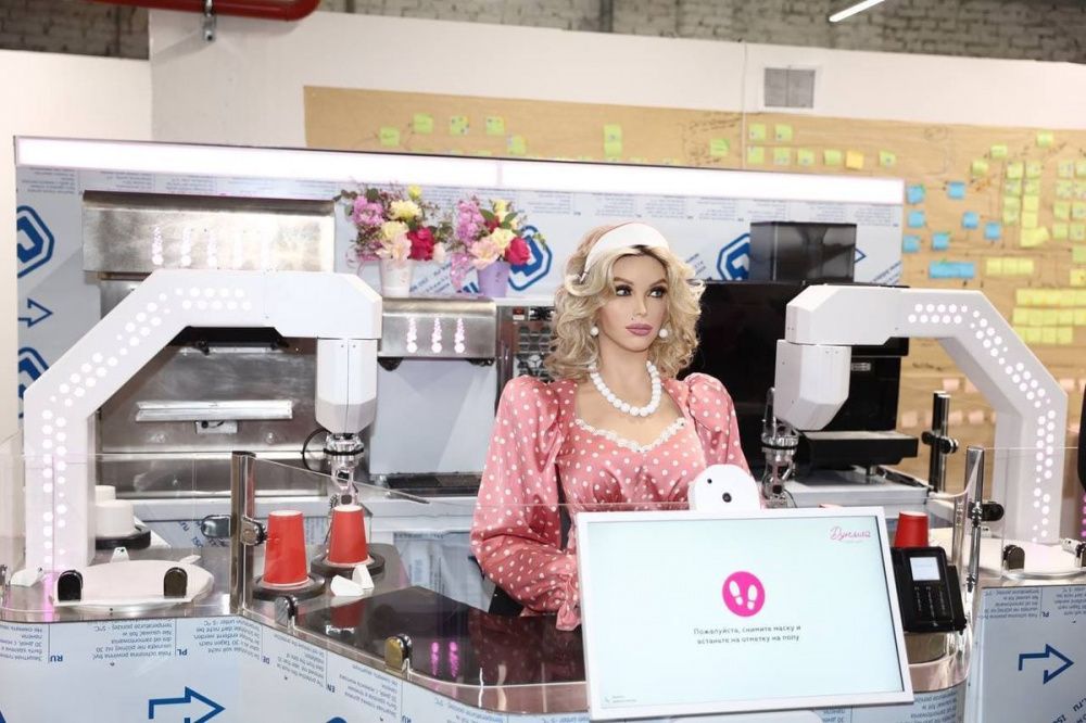 Фото Кибербуфетчица будет обслуживать нижегородцев в кафе на площади Сенной - Новости Живем в Нижнем
