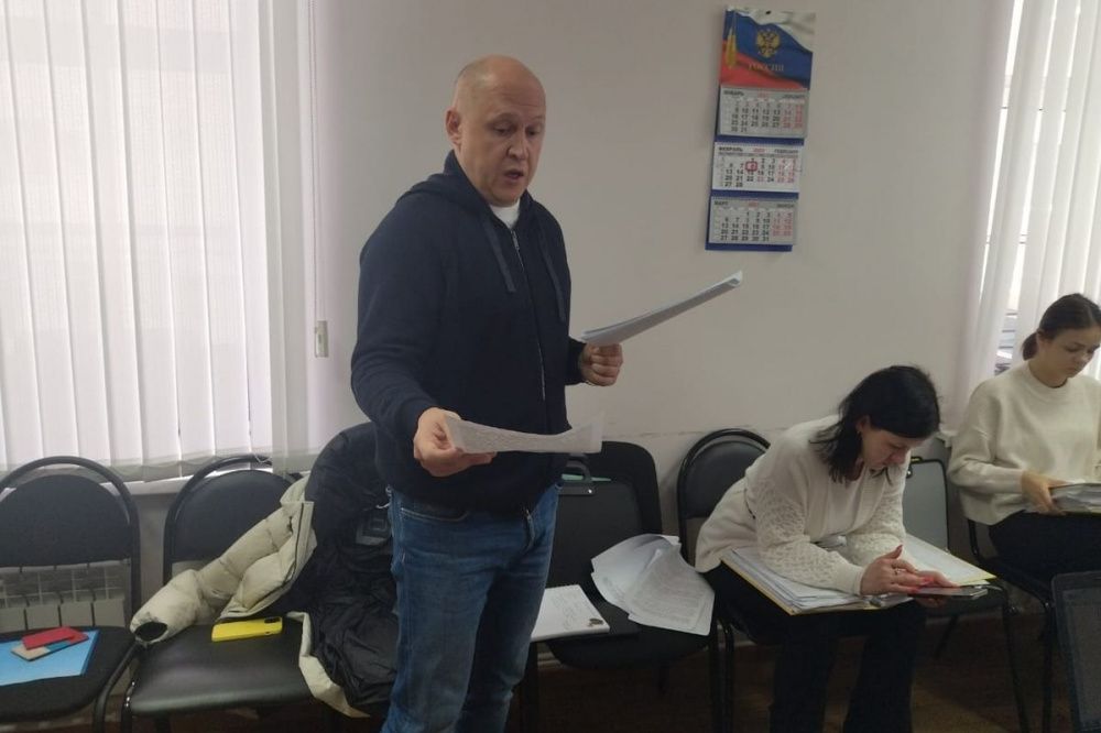 «Ничего общего с правосудием». Евгений Лазарев покинул заседание суда по спору с налоговиками