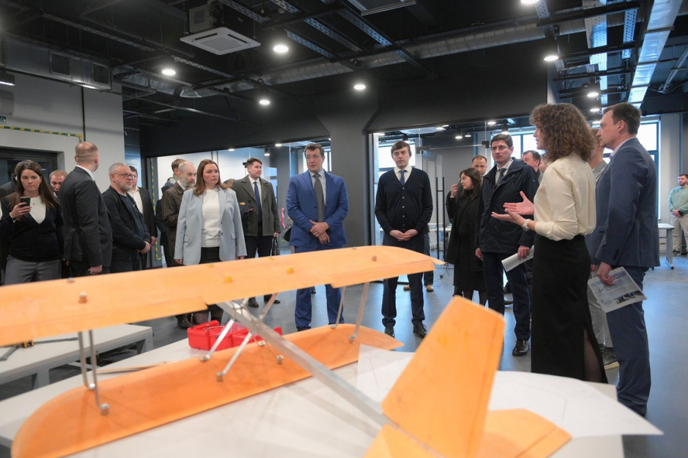 Губернатор Никитин и министр Кравцов посетили технопарк в «Нижполиграфе»