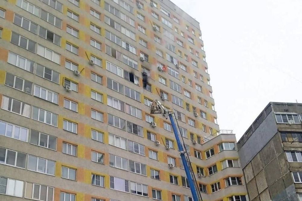 Пожар произошел в доме-утюге на улице Пролетарской в Нижнем Новгороде