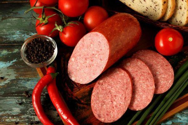 Недостаток белка выявили эксперты в колбасе нижегородского производства