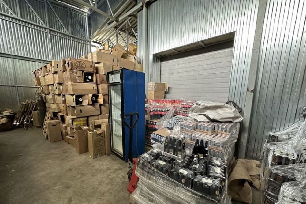 Фото Свыше 53 тысяч литров опасного алкоголя изъяли за два дня в Нижнем Новгороде - Новости Живем в Нижнем