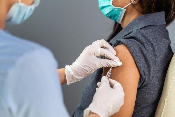 80% нижегородцев хотят вакцинировать от COVID-19 к 2022 году