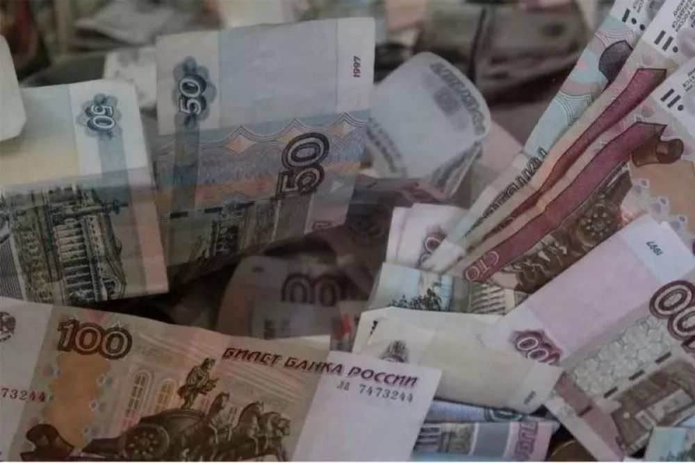 Фото Средняя зарплата нижегородцев за год выросла на 12,1% - Новости Живем в Нижнем