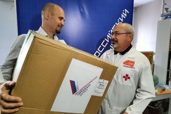 Нижегородский ОНФ передал врачам скорой помощи 10 тысяч медицинских масок