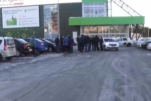 Таксисты в Дзержинске устроили забастовку 24 марта 2021 года
