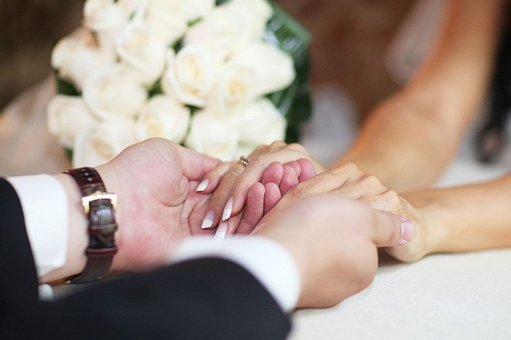 Сервис Avito отклонил объявление о продаже красивой даты свадьбы в Нижнем Новгороде