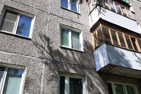 Двухлетний мальчик выпал из окна в Дзержинске 