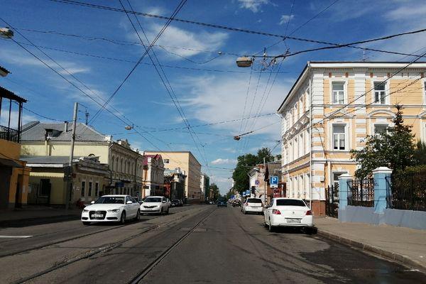 Часть улицы Ильинской в Нижнем Новгороде перекрыли из-за капремонта дороги