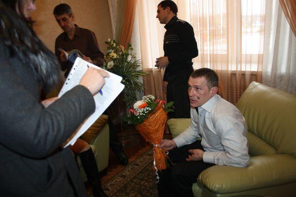Судебные приставы Нижегородской области встретились с должником на его свадьбе